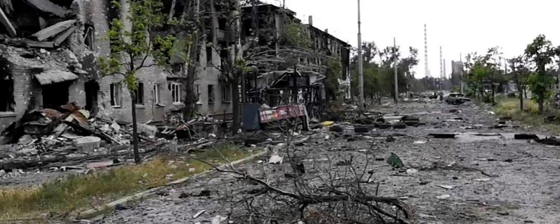 Imagem mostra edifícios danificados em Lysychansk, em Lugansk - Sputnik Brasil, 1920, 09.07.2022