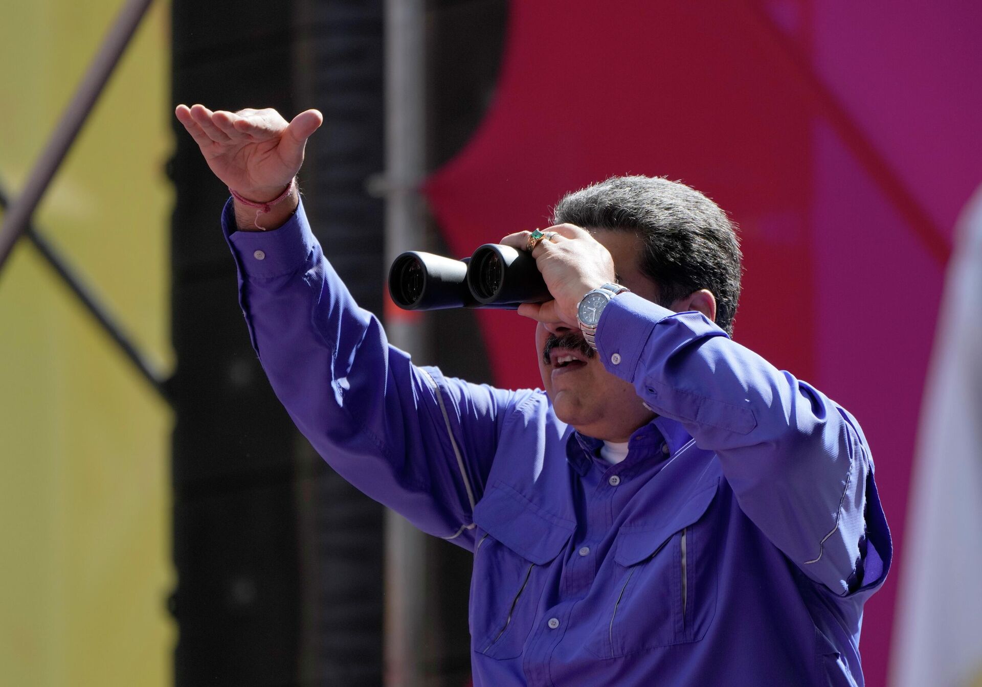 O presidente da Venezuela, Nicolás Maduro, durante a parada do Dia do Trabalho, em Caracas, 1º de maio de 2022 - Sputnik Brasil, 1920, 14.07.2022