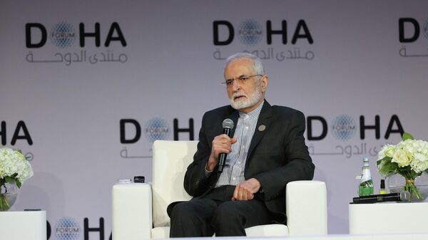 O ex-ministro das Relações Exteriores e atual conselheiro sênior do líder supremo do Irã, Sayyid Kamal Kharrazi, participa de um painel durante o Fórum de Doha na capital do Catar, 27 de março de 2022 - Sputnik Brasil