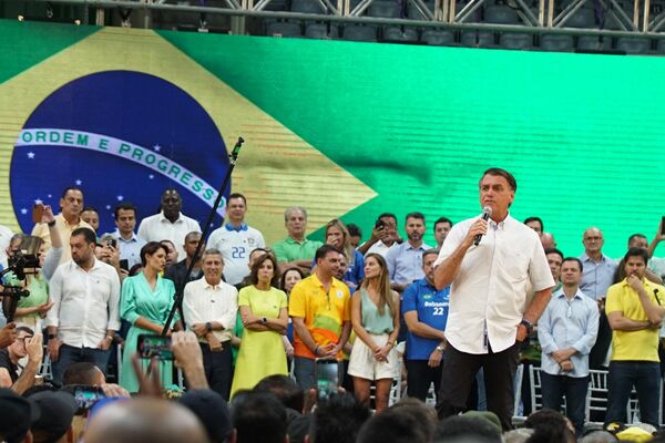 Público acompanha o lançamento da candidatura de Jair Bolsonaro à reeleição à presidência em convenção no Maracanãzinho  - Sputnik Brasil
