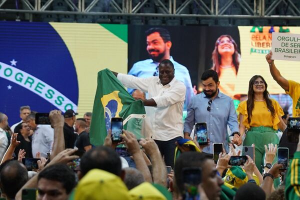 Deputado Hélio Lopes no lançamento da candidatura de Jair Bolsonaro à reeleição à presidência em convenção no Maracanãzinho  - Sputnik Brasil