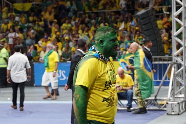 Bolsonarista fantasiado no lançamento da candidatura do presidente Jair Bolsonaro (PL) à reeleição, em convenção no ginásio do Maracanãzinho, no Rio de Janeiro (RJ), em 24 de julho de 2022 - Sputnik Brasil