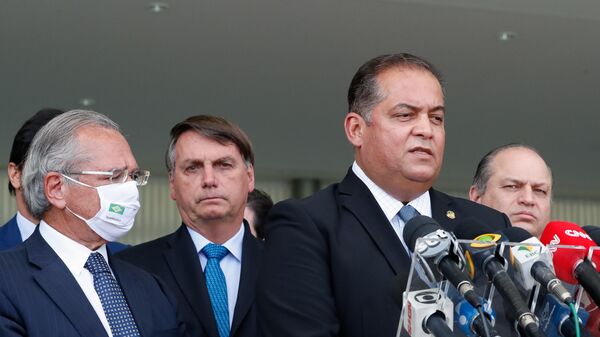 O líder do governo no Congresso, senador Eduardo Gomes (PL-TO), durante coletiva de imprensa após reunião com Jair Bolsonaro (PL) - Sputnik Brasil