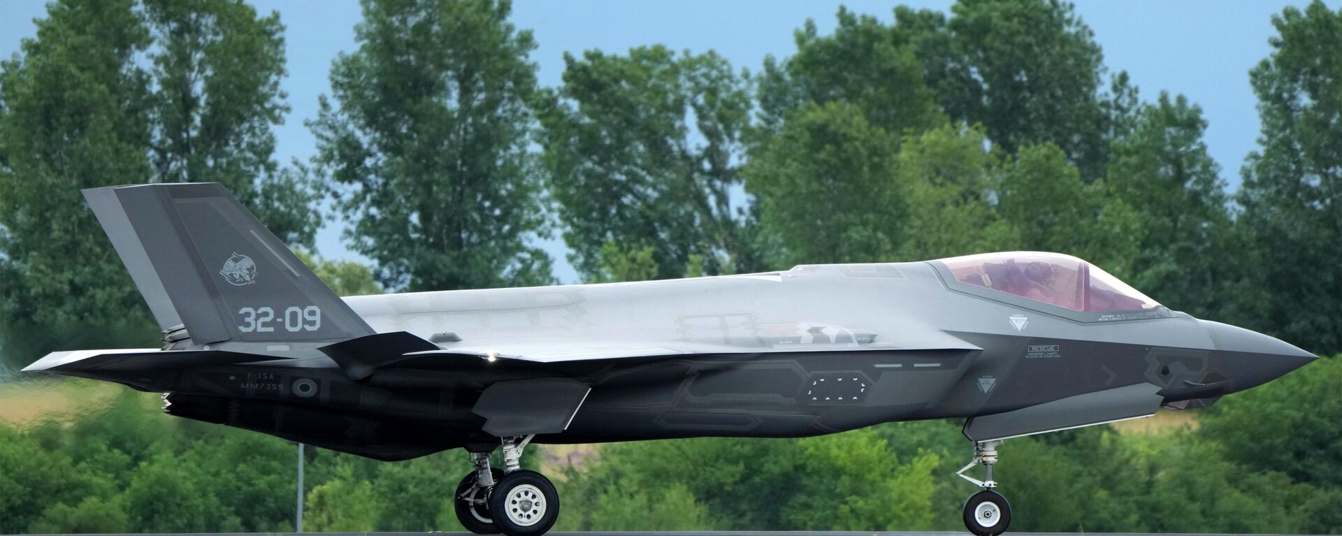 Caça F-35 Lightning II da Força Aérea da Itália em show aéreo em Schonefeld, na Alemanha, em 20 de junho de 2022 - Sputnik Brasil, 1920, 08.10.2022