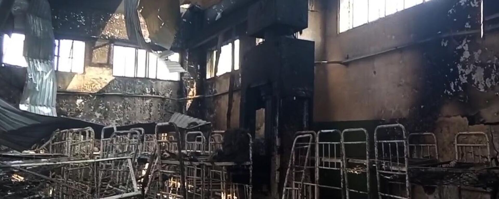 Consequências do bombardeio ucraniano do centro de detenção de Elenovka na República Popular de Donetsk (RPD)
 - Sputnik Brasil, 1920, 30.07.2022