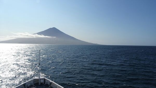 Vista do vulcão Atlasova, nas ilhas Curilas, Rússia (imagem de arquivo) - Sputnik Brasil