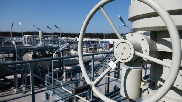Sistemas de tubulação e válvulas de corte na estação receptora de gás do gasoduto Nord Stream em Lubmin, na Alemanha (foto de arquivo) - Sputnik Brasil