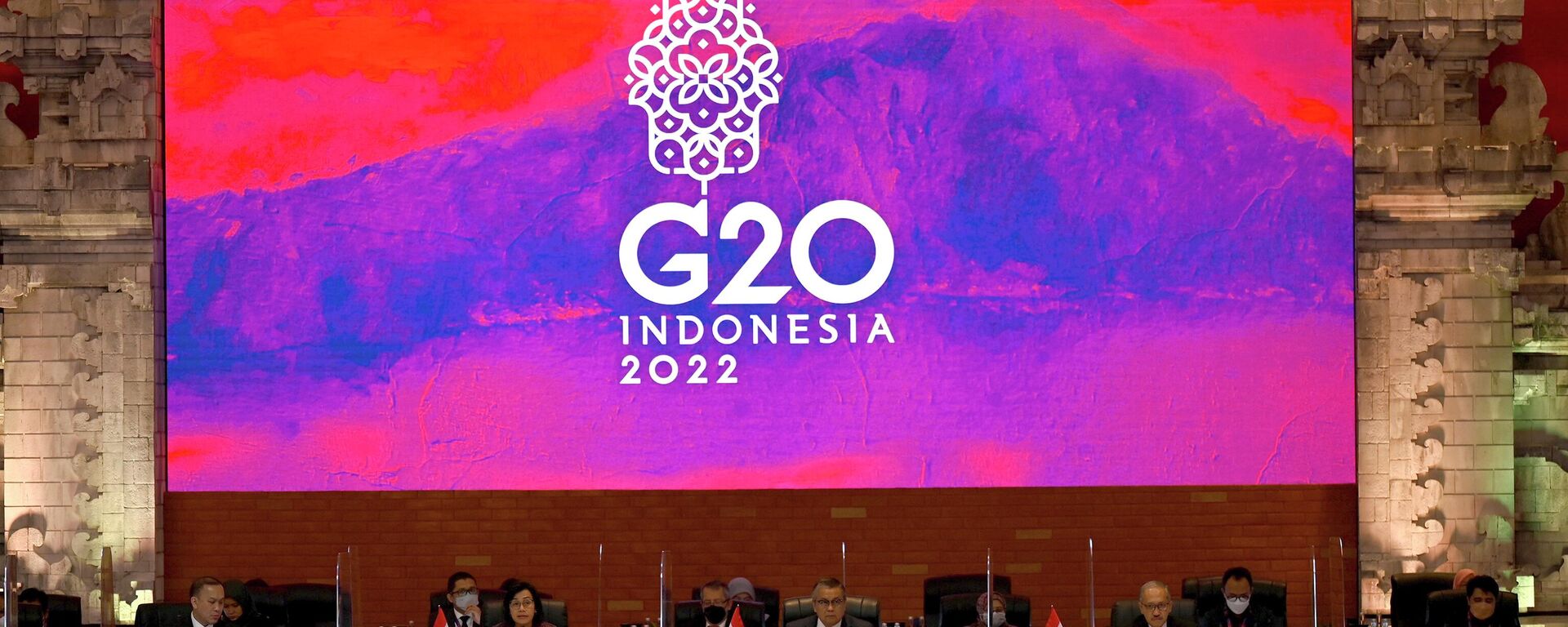 Ministra das Finanças da Indonésia (segunda da esquerda) discursa durante reunião dos ministros das Finanças do G20, Nusa Dua, Bali, Indonésia, 15 de julho de 2022   - Sputnik Brasil, 1920, 05.08.2022