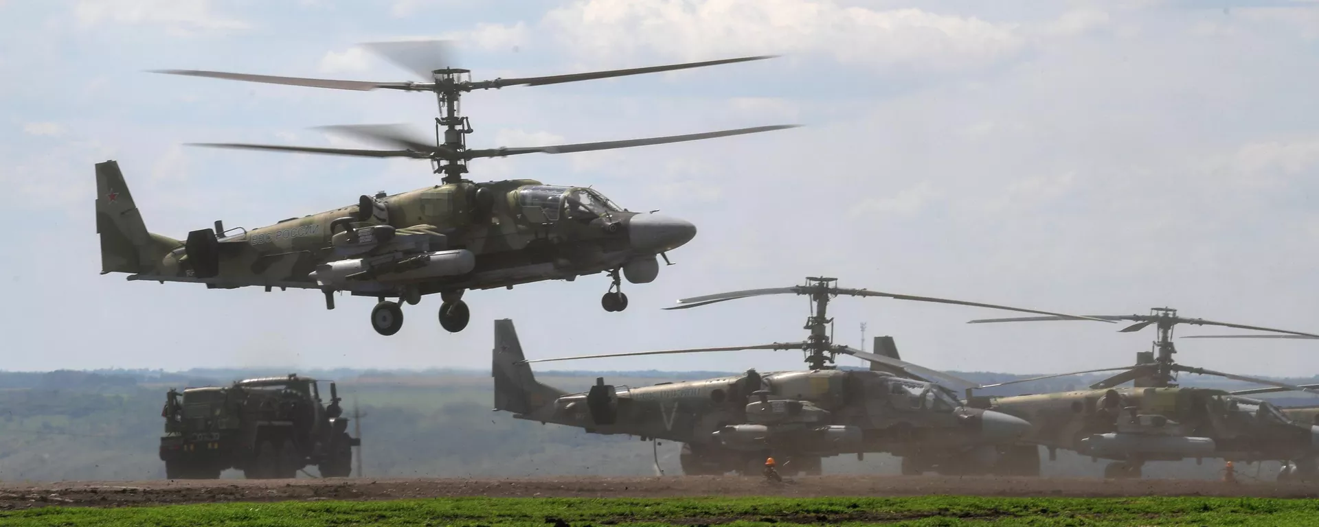 Helicópteros de ataque russos Ka-52 na Ucrânia - Sputnik Brasil, 1920, 27.09.2023