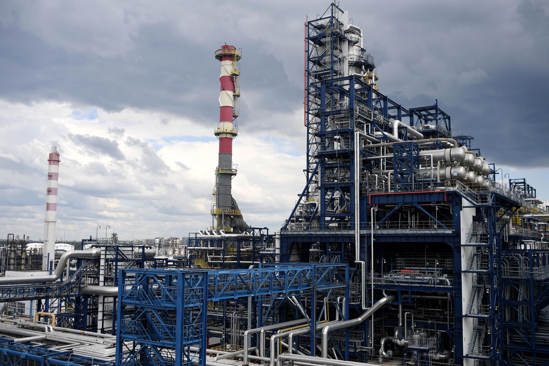 Refinaria de Petróleo de Moscou (MNPZ, na sigla em russo), da Gazprom Neft, em Kapotnya, na Rússia - Sputnik Brasil, 1920, 13.08.2022