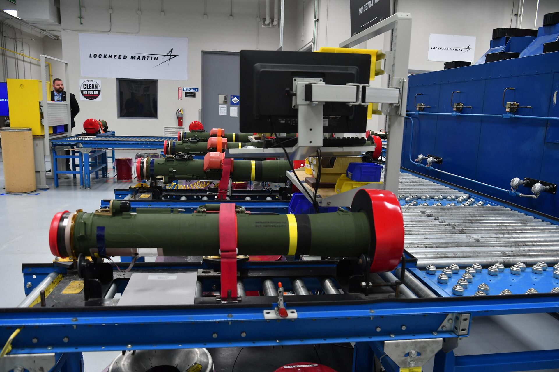 Mísseis antitanque Javelin são vistos nas instalações de operações de Pike County da Lockheed Martin em Troy, Alabama, em 3 de maio de 2022 - Sputnik Brasil, 1920, 09.08.2022