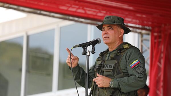 Vladimir Padrino López, ministro da Defesa da Venezuela, discursa durante evento - Sputnik Brasil