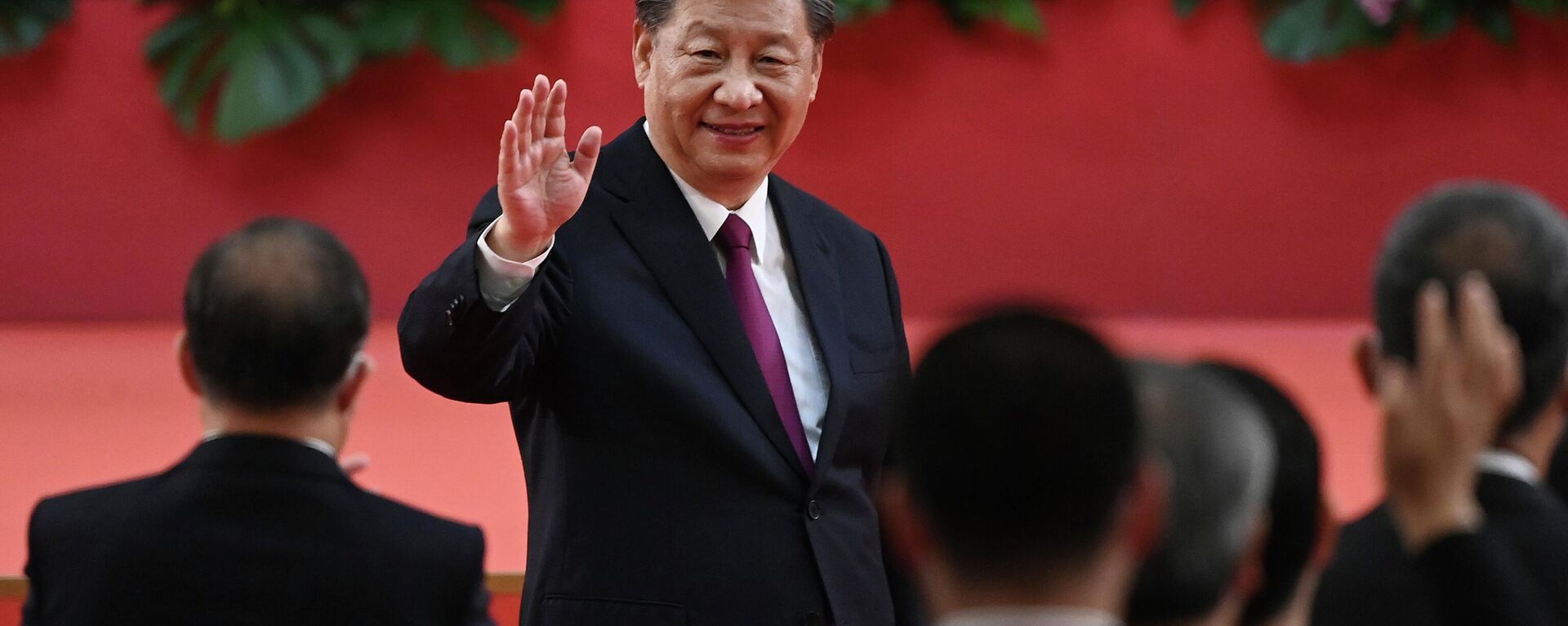 O presidente da China, Xi Jinping, após fazer discurso após cerimônia de posse do novo governo da cidade, em Hong Kong, em 1º de julho de 2022 - Sputnik Brasil, 1920, 07.09.2022