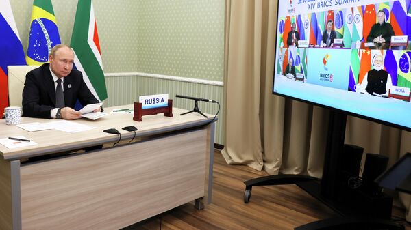 Vladimir Putin, presidente russo, fala por videoconferência em Fórum Comercial do BRICS em Moscou, Rússia, 23 de junho de 2022 - Sputnik Brasil