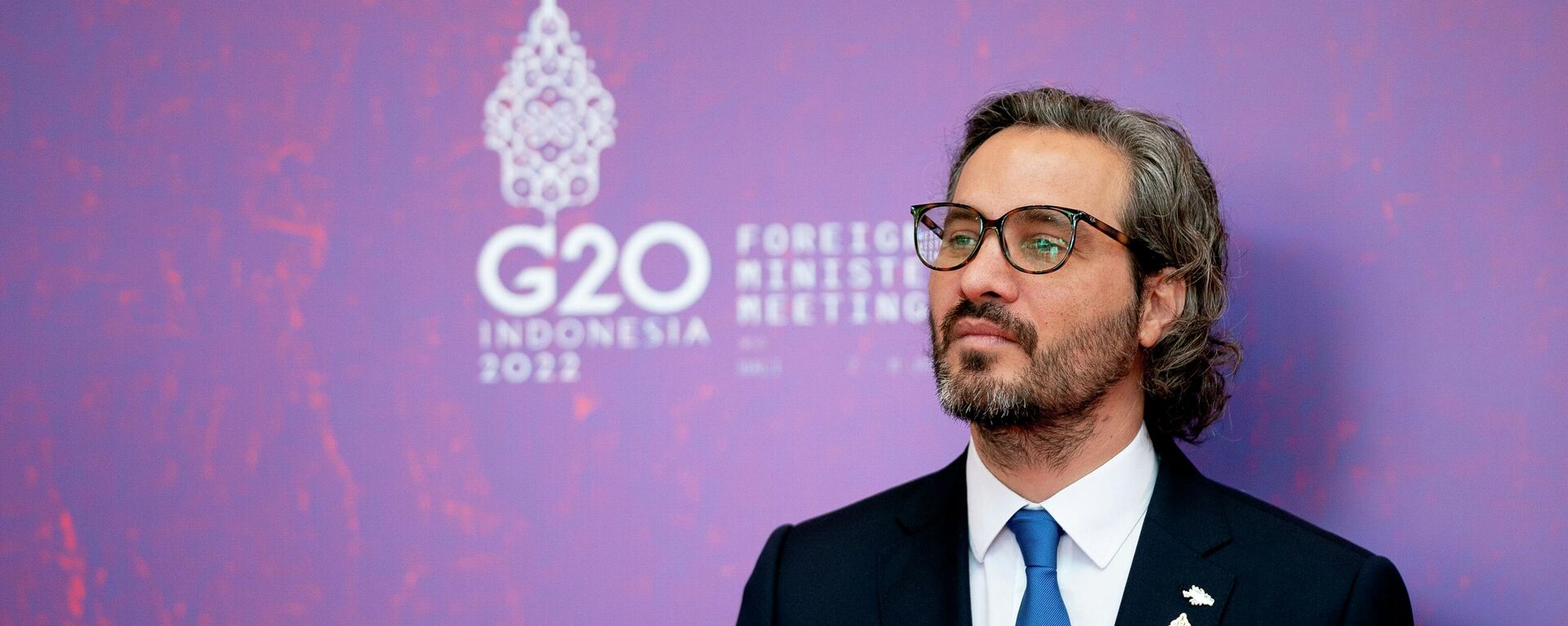 O ministro das Relações Exteriores da Argentina, Santiago Cafiero, chega para a reunião de ministros das Relações Exteriores do G20 em Nusa Dua, na ilha indonésia de Bali, 8 de julho de 2022 - Sputnik Brasil, 1920, 08.11.2022