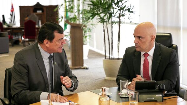 Reunião entre o presidente do TSE, Alexandre de Moraes, e o ministro da Defesa Paulo Sérgio Nogueira - Sputnik Brasil