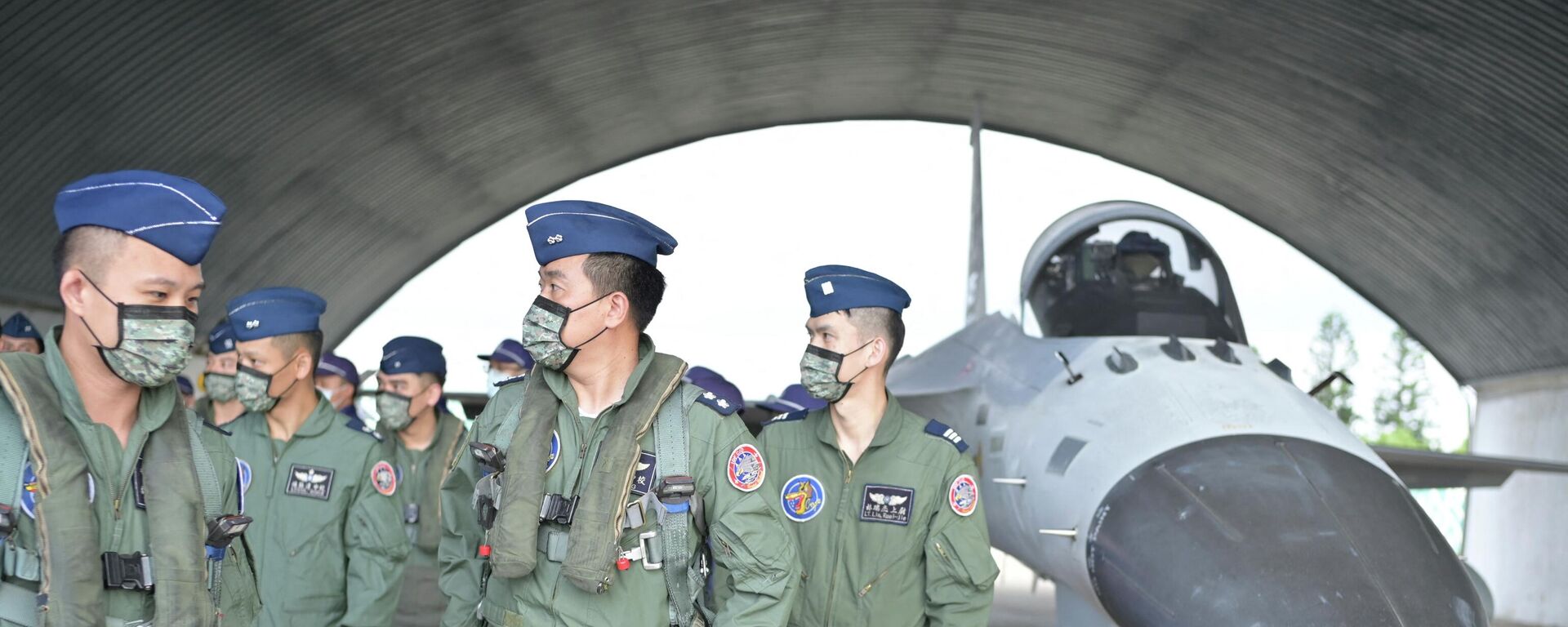 Pilotos taiwaneses na base áerea militar nas ilhas Penghu, 30 de agosto de 2022 - Sputnik Brasil, 1920, 01.09.2022