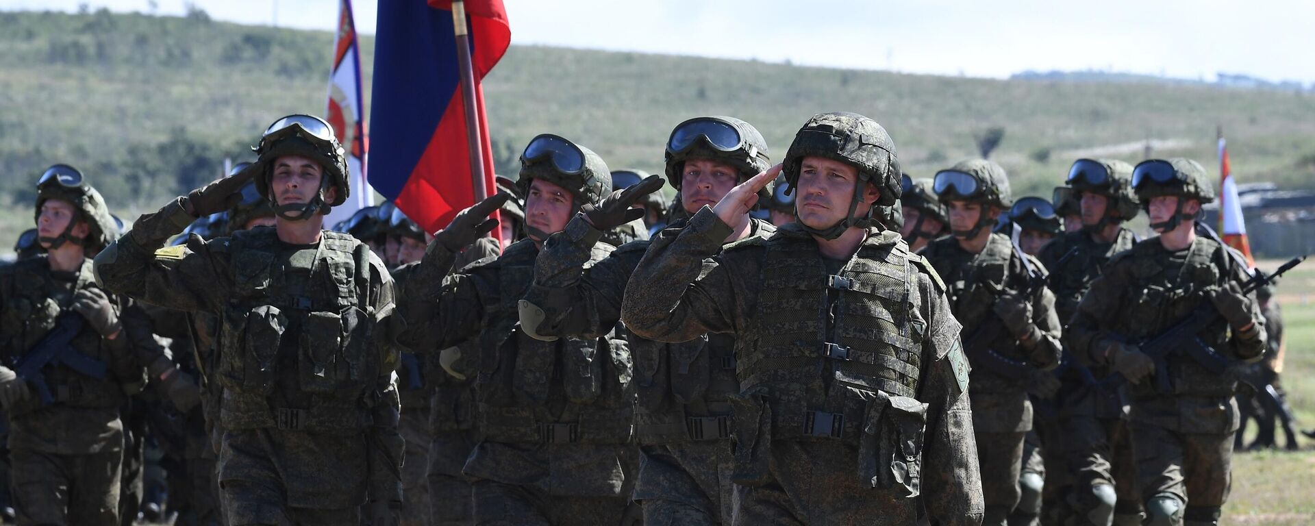 Militares russos durante a grande abertura dos exercícios estratégicos anuais Vostok 2022, no campo de treinamento Sergeevsky, na região de Primorie, 31 de agosto de 2022 - Sputnik Brasil, 1920, 01.09.2022