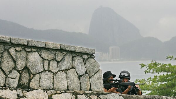 Equipes das unidades especializadas da Polícia Federal fazem um treinamento simulado de segurança para a 75ã  Assembléia Geral da Interpol, no Forte Copacabacabana, no Rio de Janeiro (RJ) (foto de arquivo) - Sputnik Brasil