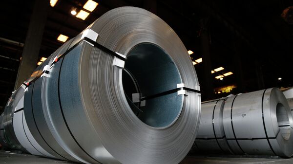 Rolos de aço em armazém de empresa em Chester, no estado norte-americano da Virgínia - Sputnik Brasil