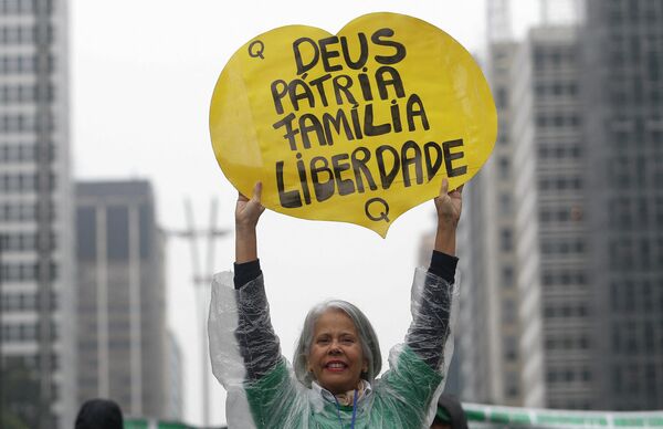 Apoiador do presidente Bolsonaro participa das comemorações dos 200 anos da independência do Brasil, na Avenida Paulista, em São Paulo, 7 de setembro de 2022 - Sputnik Brasil
