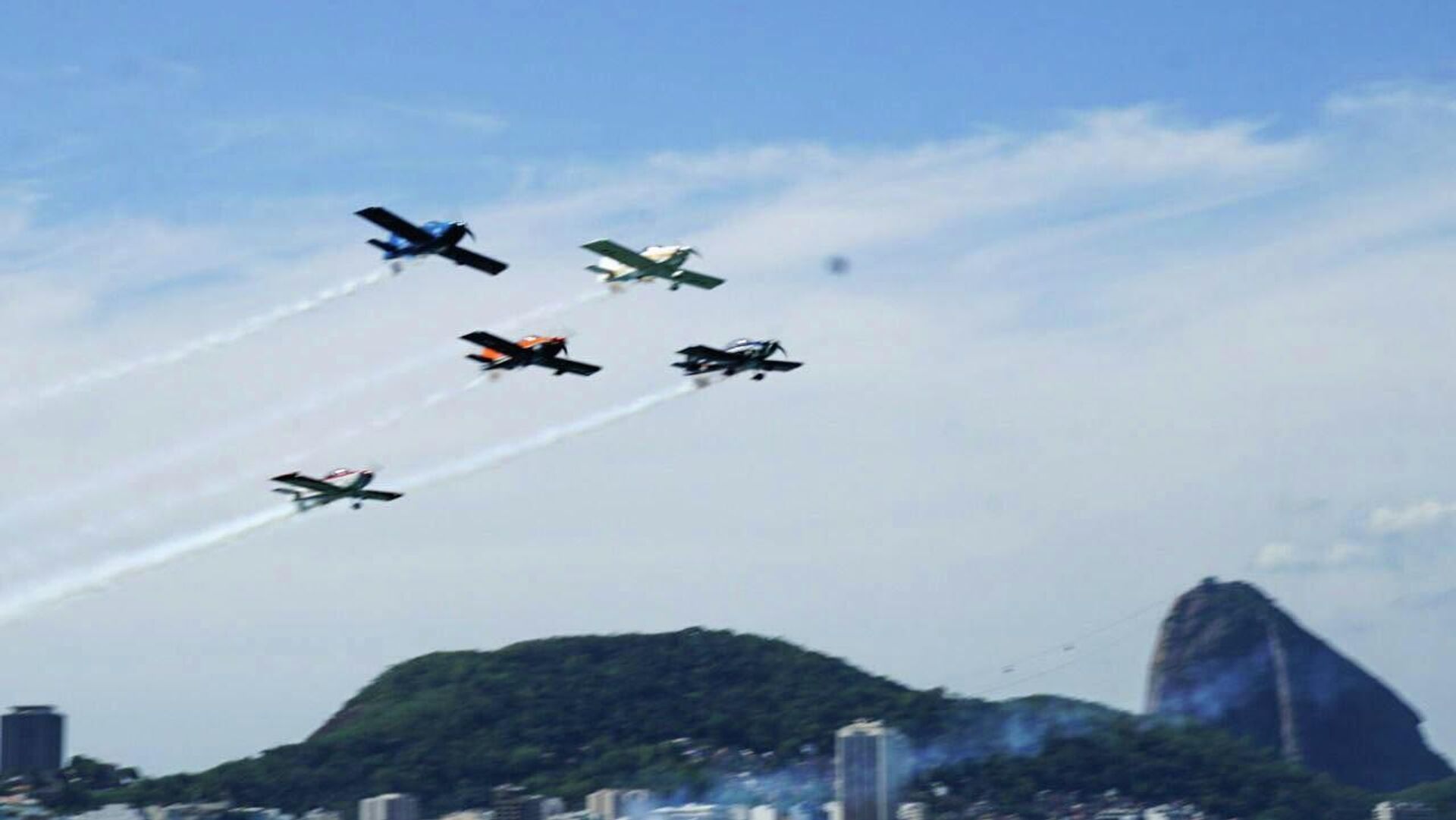 Aeronaves realizam manobras durante evento militar em comemoração ao Bicentenário da Independência do Brasil, em Copacabana, no Rio de Janeiro, em 7 de setembro de 2022 - Sputnik Brasil, 1920, 07.09.2022