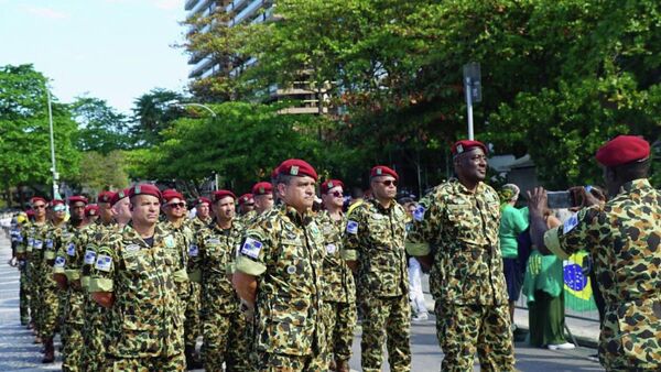 Militares participam de evento em comemoração ao bicentenário da Independência do Brasil, em Copacabana, Rio de Janeiro, 7 de setembro de 2022 - Sputnik Brasil
