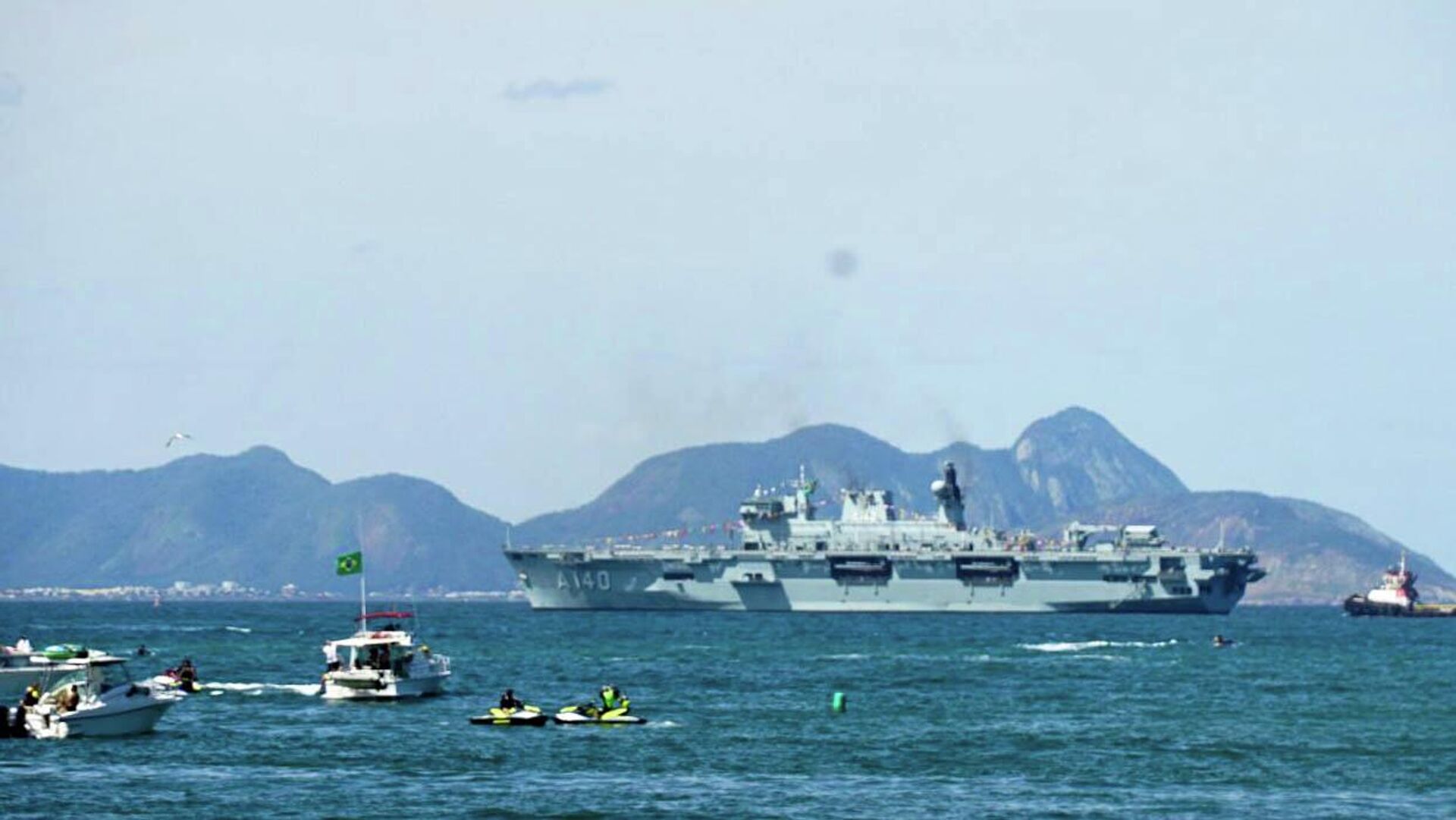 Embarcação da Marinha do Brasil participa de evento militar em comemoração ao bicentenário da Independência do Brasil, em Copacabana, Rio de Janeiro, 7 de setembro de 2022 - Sputnik Brasil, 1920, 31.01.2023