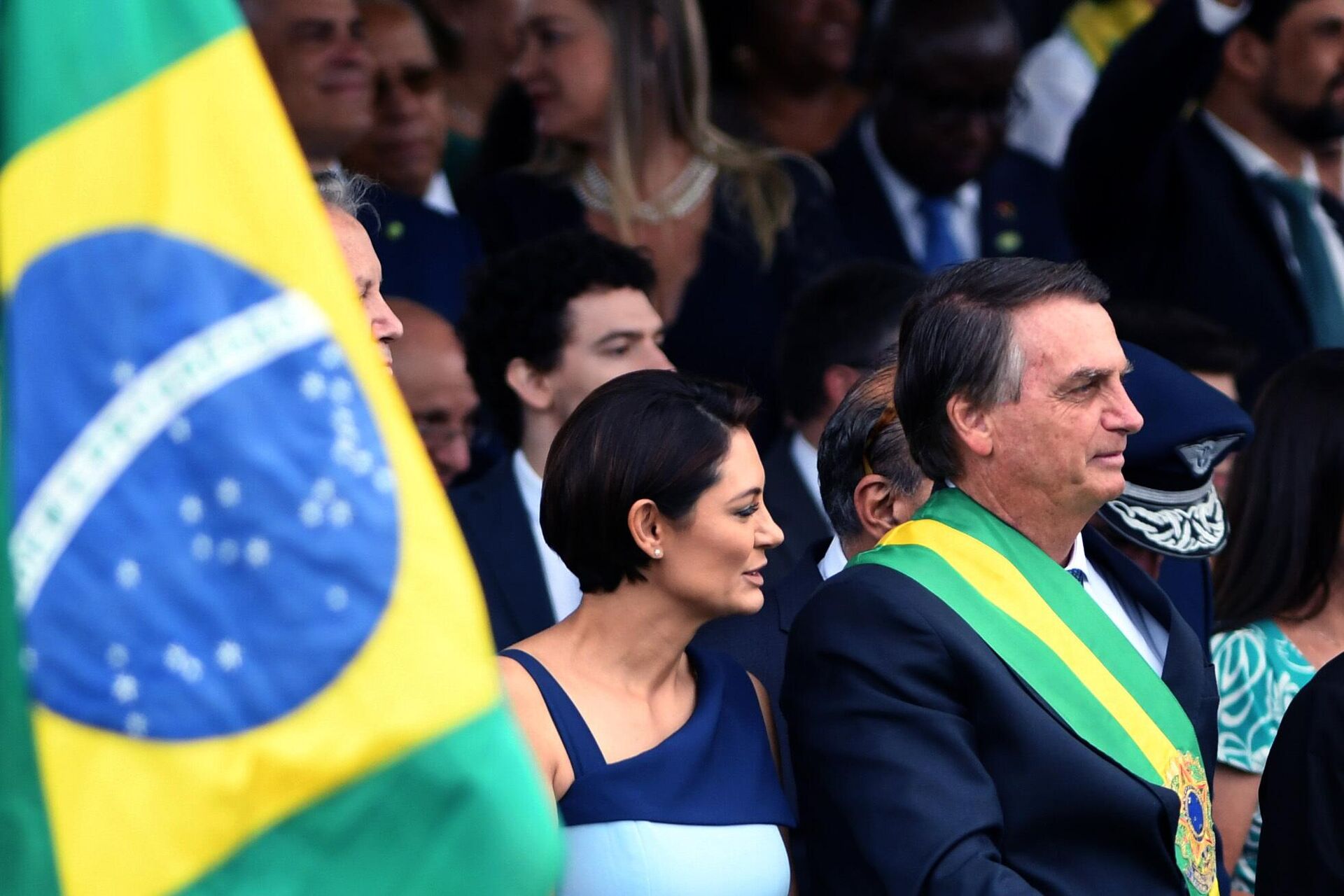 A primeira-dama, Michelle Bolsonaro, e o presidente brasileiro, Jair Bolsonaro (PL), participam do desfile do Dia da Independência do Brasil, em Brasília, em 7 de setembro de 2022 - Sputnik Brasil, 1920, 23.09.2022