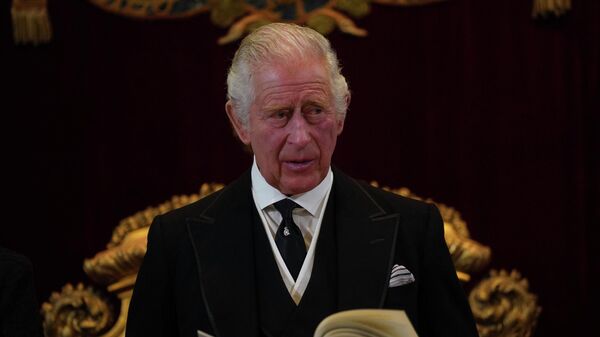 Rei Charles III durante o Conselho de Ascensão ao trono, no Palácio de St. James, em Londres, em 10 de setembro de 2022, sendo formalmente proclamado rei - Sputnik Brasil