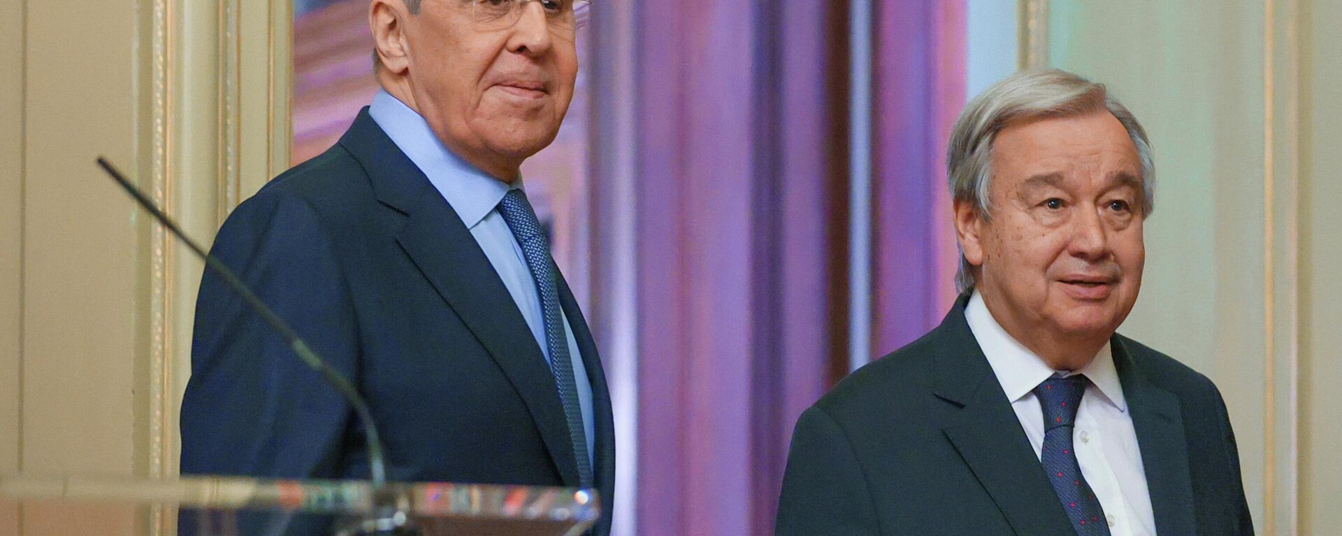Ministro das Relações Exteriores da Rússia, Sergey Lavrov, e o secretário-geral das Nações Unidas, Antonio Guterres, saem após uma entrevista coletiva conjunta após sua reunião em Moscou, Rússia, 26 de abril de 2022 - Sputnik Brasil, 1920, 13.09.2022