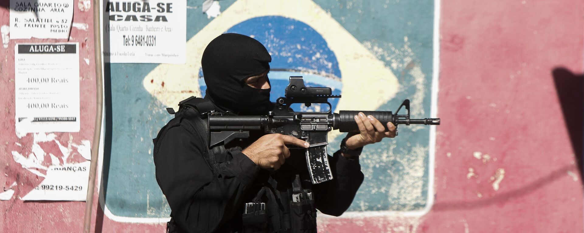 Polícia Militar realiza operação na comunidade Cidade de Deus, em Jacarepaguá, na Zona Oeste do Rio de Janeiro, em 10 de julho de 2017 - Sputnik Brasil, 1920, 13.09.2022