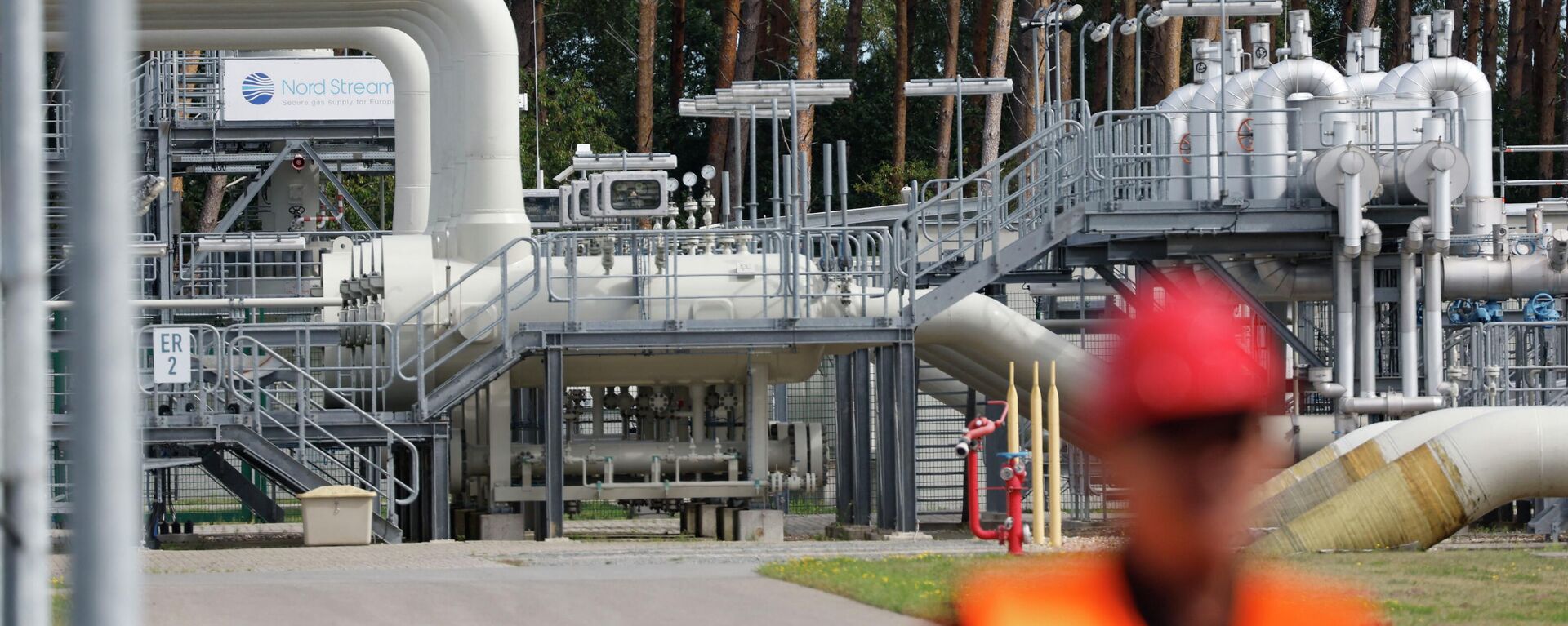 Instalações para receber e distribuir gás natural são retratadas no terreno do operador de rede de gasodutos e transporte de gás Gascade em Lubmin, no nordeste da Alemanha, perto da fronteira com a Polônia, em 30 de agosto de 2022 (foto de arquivo) - Sputnik Brasil, 1920, 23.09.2022