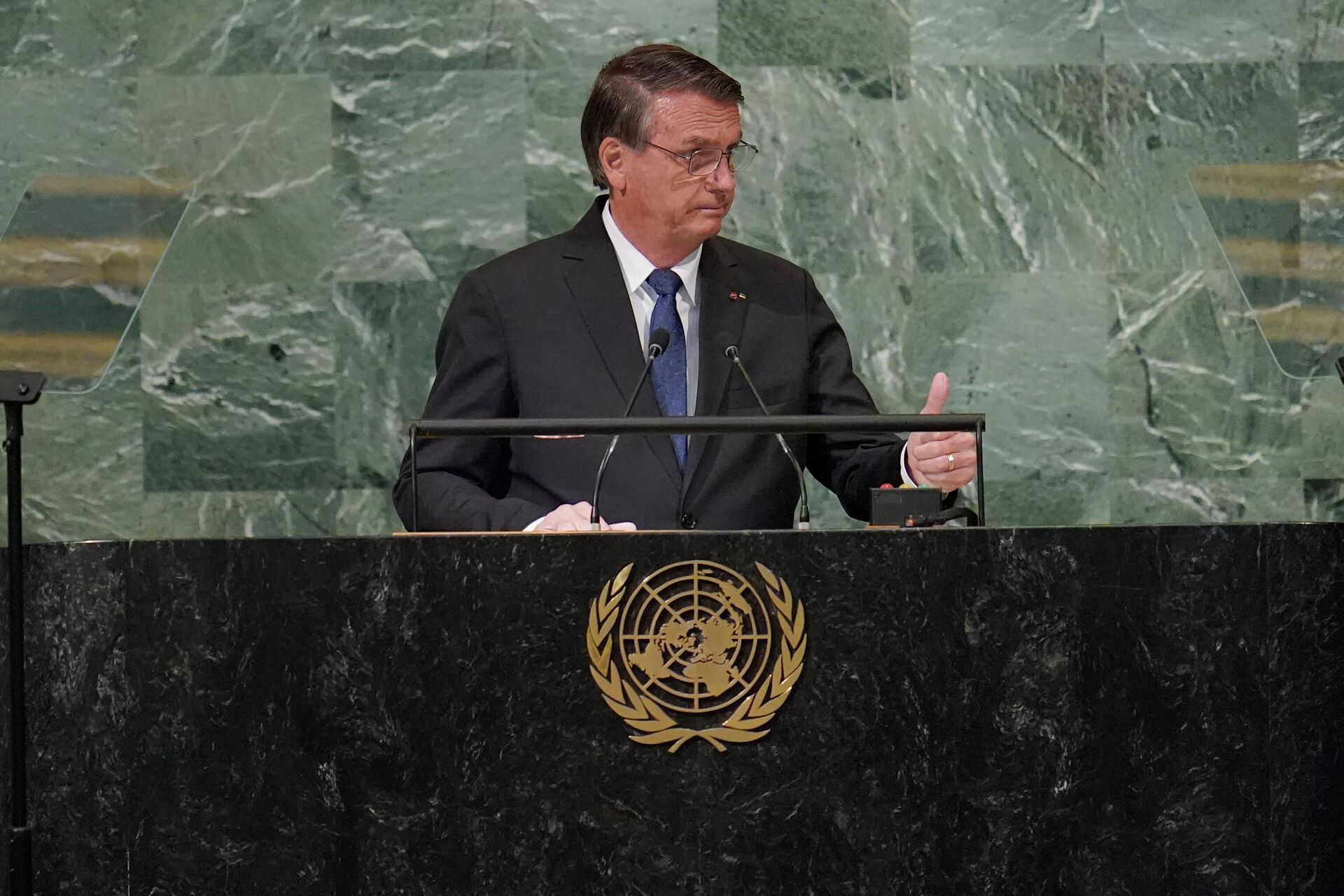 O presidente brasileiro, Jair Bolsonaro, discursa durante a 77ª Assembleia Geral da Organização das Nações Unidas (ONU), em Nova York, em 20 de setembro de 2022 - Sputnik Brasil, 1920, 22.09.2022