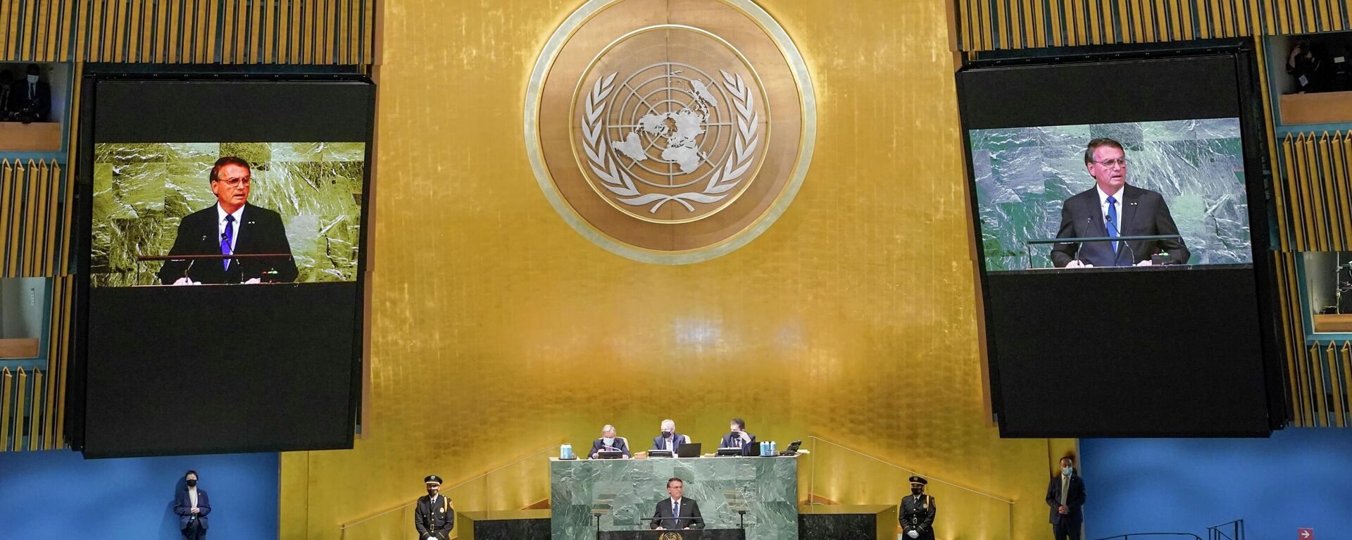 O presidente brasileiro, Jair Bolsonaro, discursa durante a 77ª Assembleia Geral da Organização das Nações Unidas (ONU), em Nova York, em 20 de setembro de 2022 - Sputnik Brasil, 1920, 20.09.2022