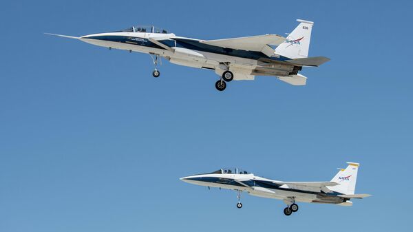 Dois caças F-15 da NASA - Sputnik Brasil