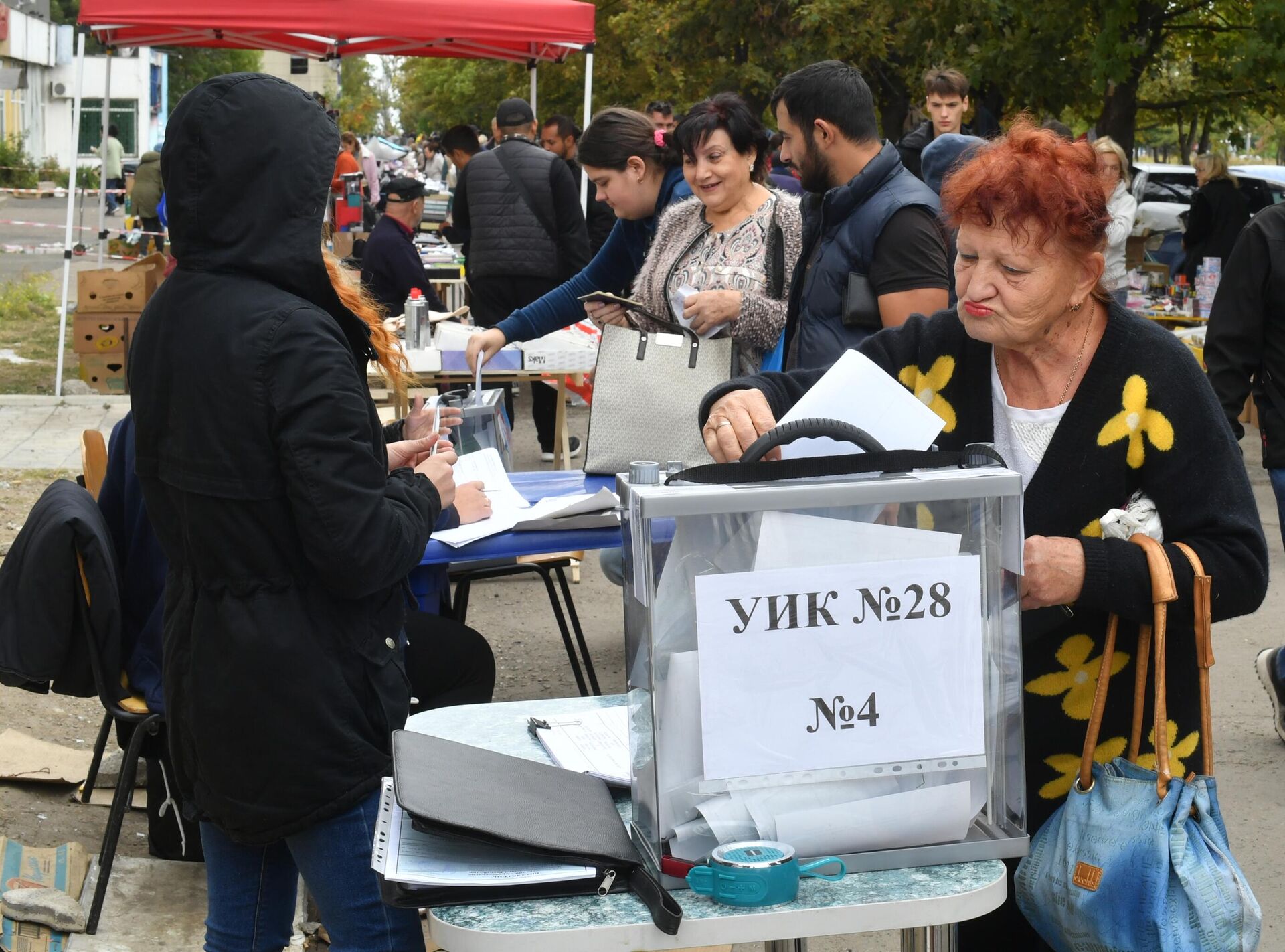 Moradores de Mariupol votam em referendo sobre adesão da República Popular de Donetsk (RPD) à Rússia - Sputnik Brasil, 1920, 28.09.2022