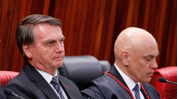 Jair Bolsonaro, então presidente, participa da cerimônia de posse do ministro Alexandre de Moraes na presidência do Tribunal Superior Eleitoral (TSE). Brasília (DF), 16 de agosto de 2022 - Sputnik Brasil
