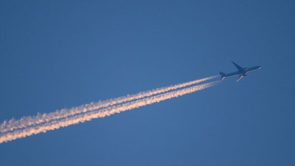 Avião em pleno voo (imagem de referência) - Sputnik Brasil