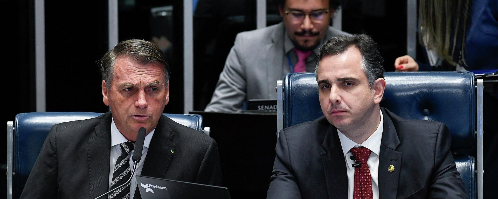 O presidente Jair Bolsonaro (PL) ao lado do presidente do Senado, Rodrigo Pacheco (PSD-MG), em Brasília, em 14 de julho de 2022 - Sputnik Brasil, 1920, 03.10.2022