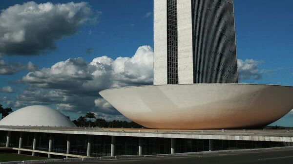 A cúpula maior do Congresso, voltada para cima, abriga o plenário da Câmara dos Deputados - Sputnik Brasil