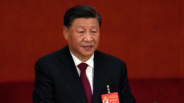 O presidente chinês Xi Jinping faz um discurso durante a cerimônia de abertura do 20º Congresso Nacional do Partido Comunista da China - Sputnik Brasil
