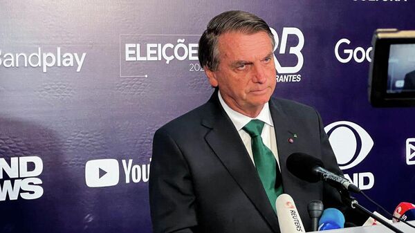 O presidente brasileiro, Jair Bolsonaro (PL), concede entrevista antes do debate presidencial na Band. São Paulo, 16 de outubro de 2022 - Sputnik Brasil