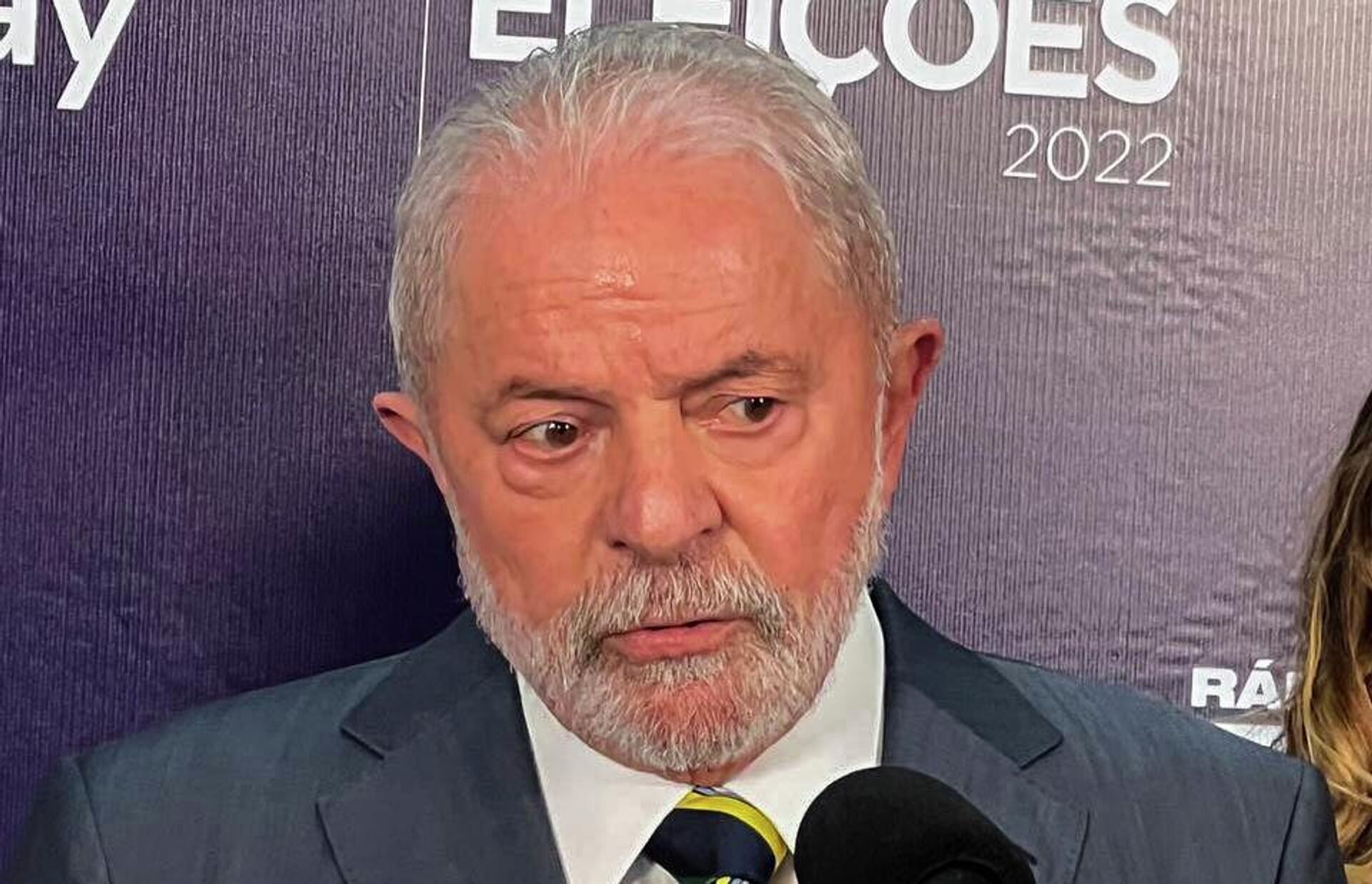 O ex-presidente brasileiro Luiz Inácio Lula da Silva (PT) concede entrevista antes de debate presidencial na Band, em São Paulo, em 16 de outubro de 2022 - Sputnik Brasil, 1920, 27.10.2022