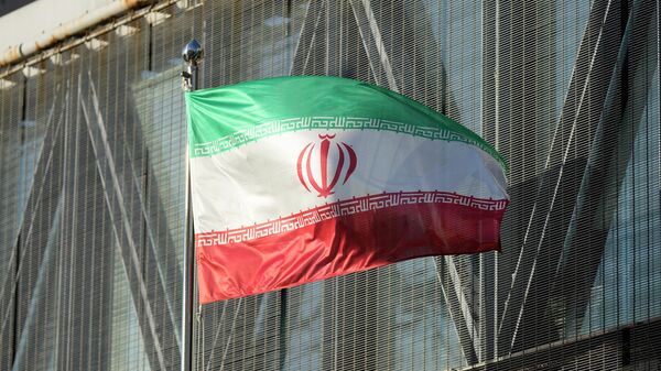 Bandeira nacional do Irã na embaixada iraniana em Seul, na Coreia do Sul, em 18 de outubro de 2022 - Sputnik Brasil