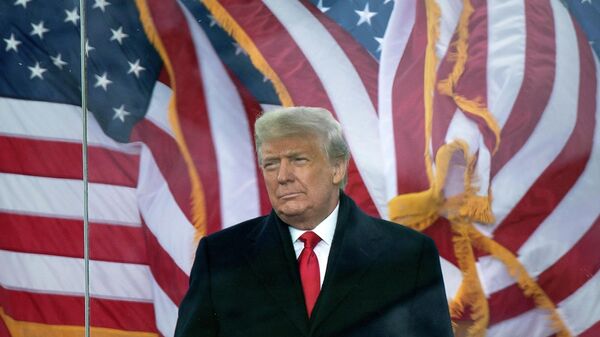Presidente dos EUA, Donald Trump, chega para falar com apoiadores do The Ellipse perto da Casa Branca em Washington, 06 de janeiro de 2021 - Sputnik Brasil