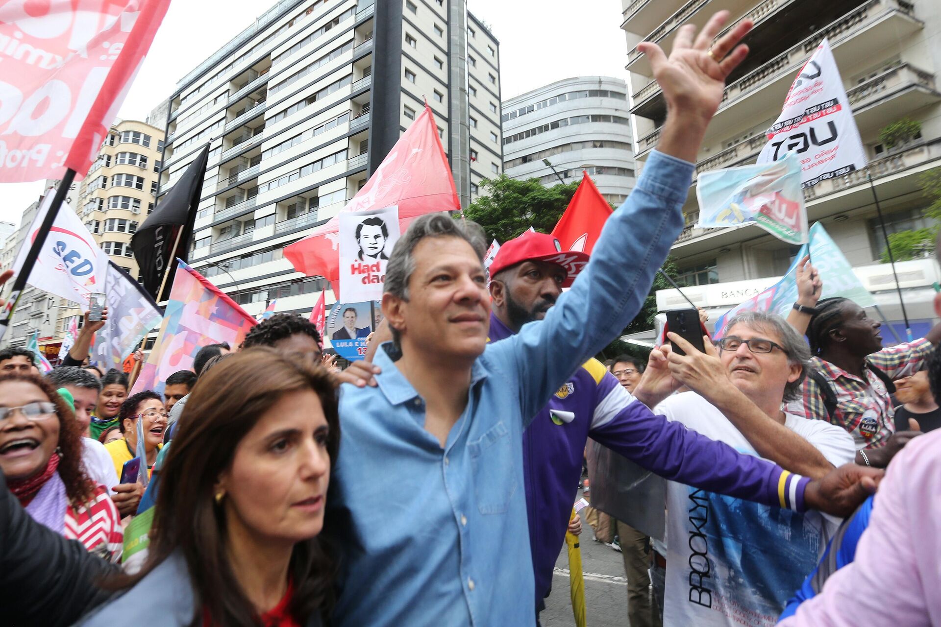Fernando Haddad (PT), durante ato de campanha na Avenida Paulista, em São Paulo, em 15 de outubro de 2022 - Sputnik Brasil, 1920, 11.11.2022