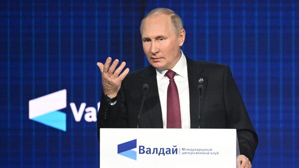 Presidente russo, Vladimir Putin, discurssa na 19ª Reunião Anual do Clube Valdai de Discussões Internacionais, 27 de outubro de 2022 - Sputnik Brasil