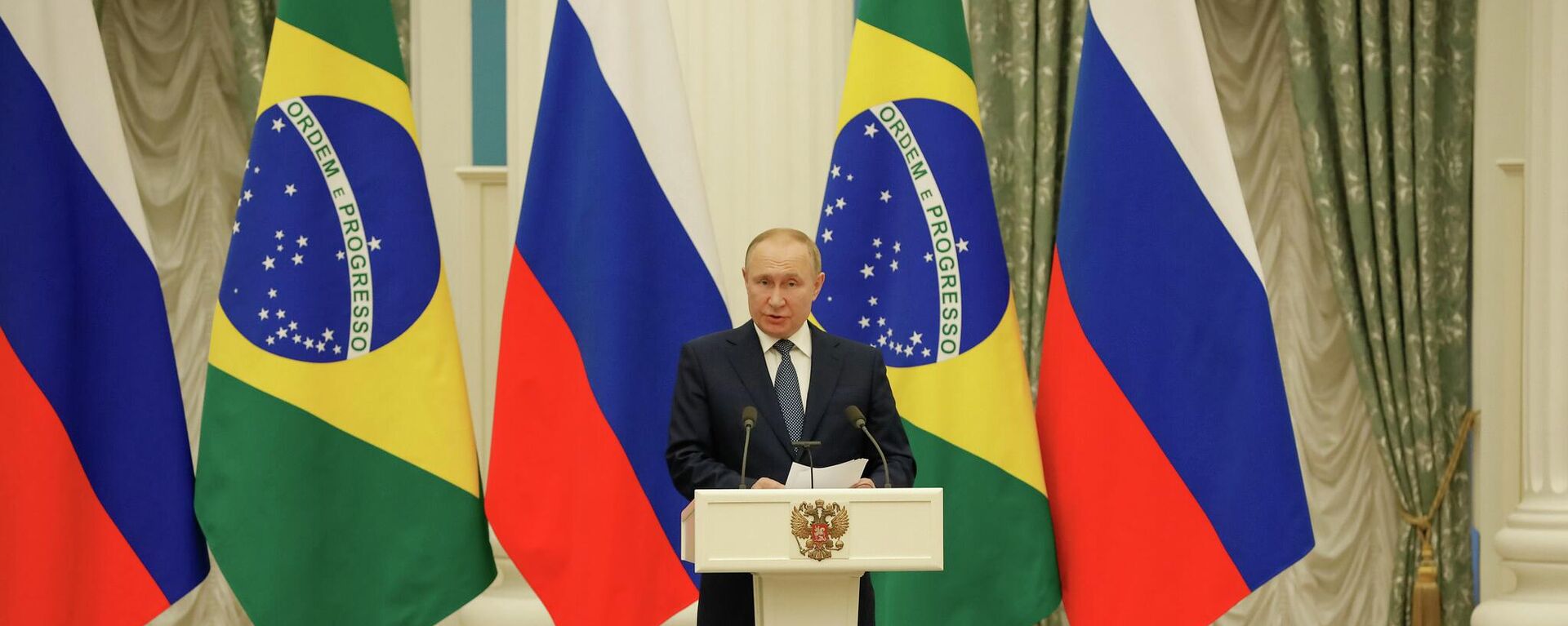 O presidente da Rússia, Vladimir Putin, durante visita oficial do presidente do Brasil, Jair Bolsonaro, a Moscou, em 16 de fevereiro de 2022 - Sputnik Brasil, 1920, 27.10.2022