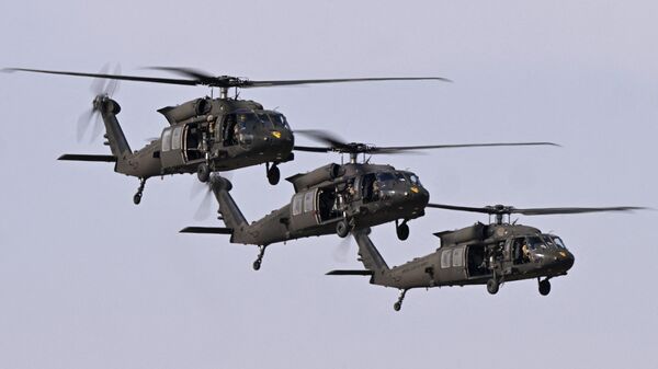 Três helicópteros UH-60 Black Hawk (imagem referencial) - Sputnik Brasil